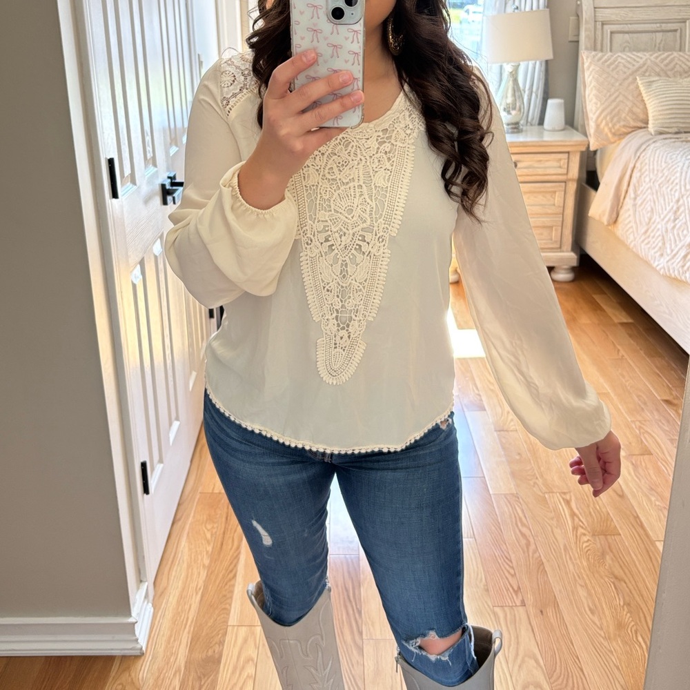 Coco & jaimeson ivory embroidered lace top